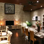 Villa Latour