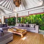 Central Seminyak Villa Martini