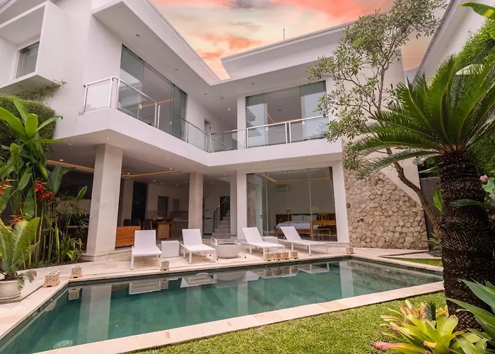 Villa Kusamakura Seminyak