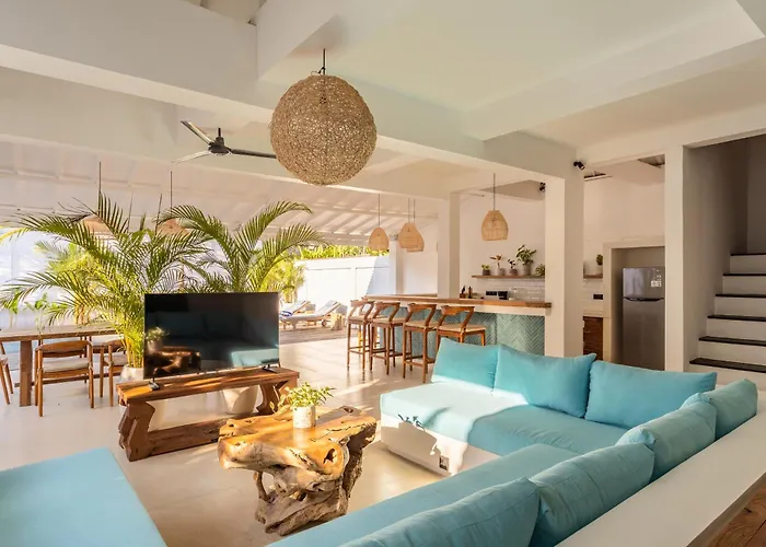 2 Bdr Villa, Walking Distance To Seminyak Beach.