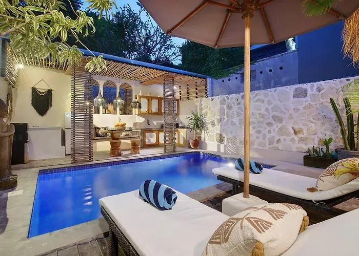 Seminyak Beach Bungalow Studio #2 With Private Pool