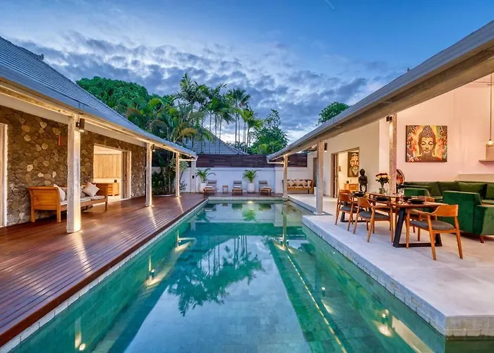 Beautiful Villa Yang Tao In The Heart Of Seminyak With Private Staff