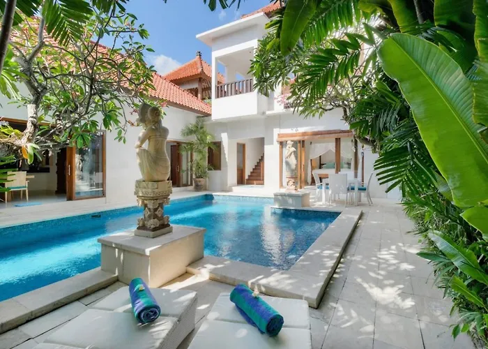 Super Value 3 Bed, Central Seminyak, Walk To Beach