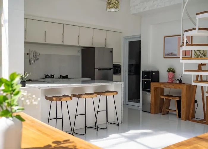 Spacious 3 Bedroom Villa With Private Pool And Billiards