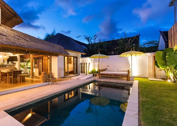 Charming And Tropical 3-Br Villa In Seminyak