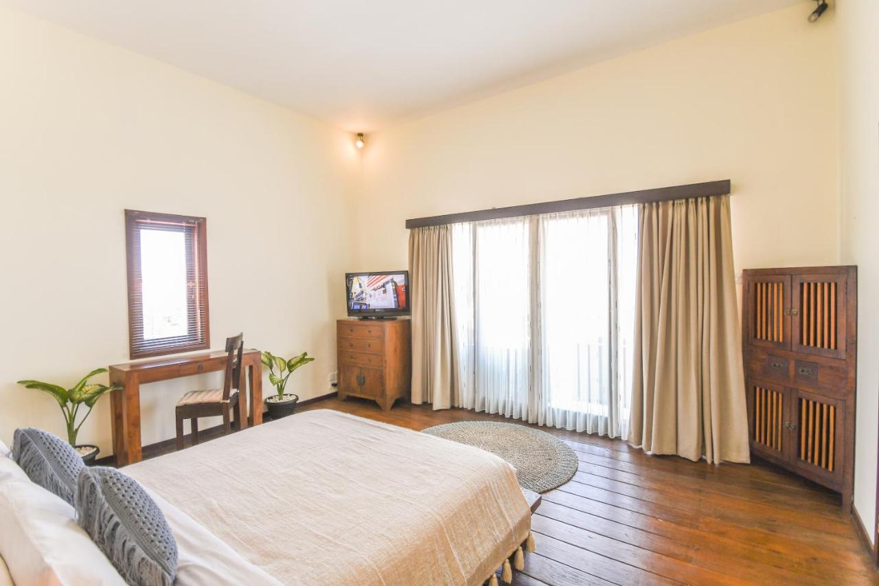 Amalia Swan Haven Villa