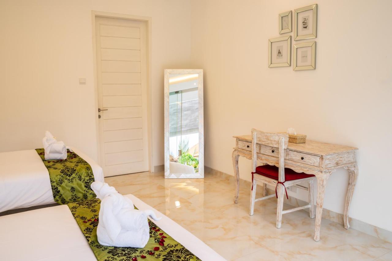 Bunga-bunga Kecil C Villa Seminyak (Bali)