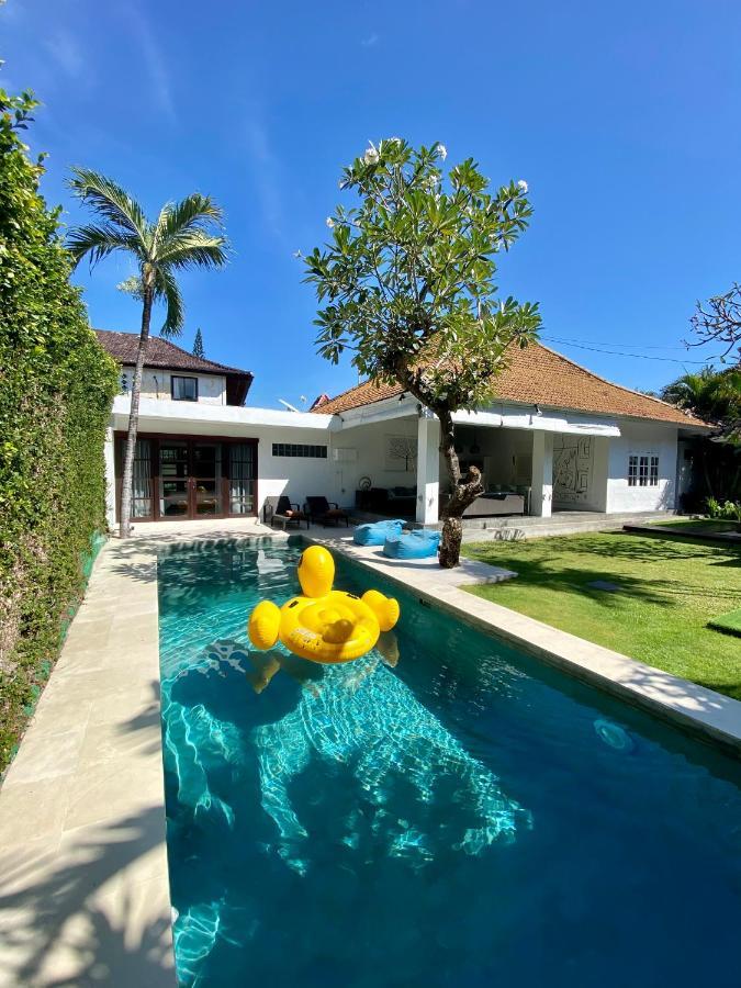 Emma | Heart Of | 350m * Seminyak (Bali)