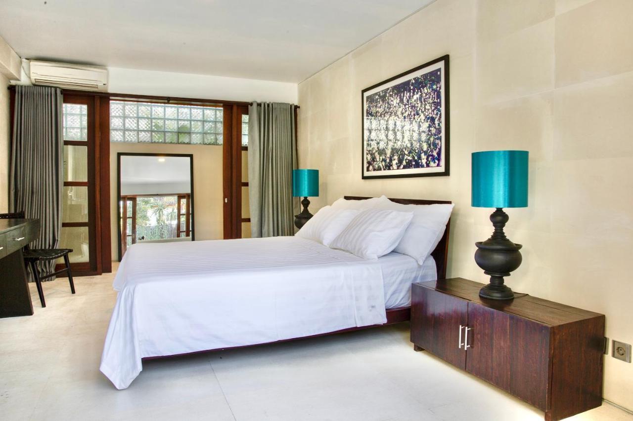 Emma | Heart Of | 350m Villa Seminyak (Bali)