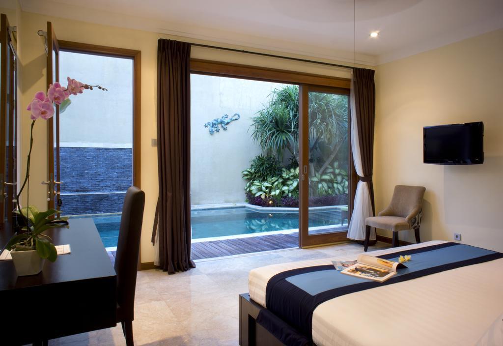 O * Seminyak (Bali)