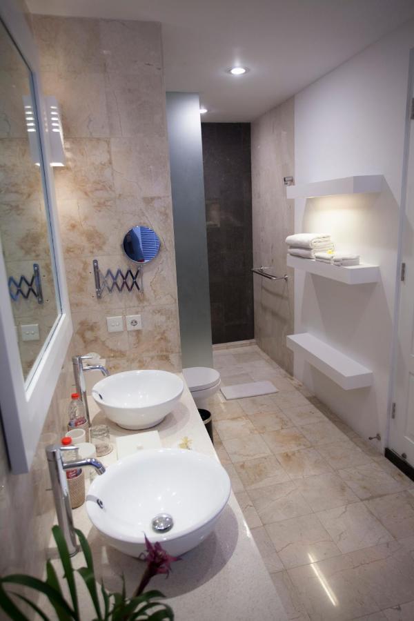 Lakshmi Luxury Villas, Walk To The Beach And Shopping Villa