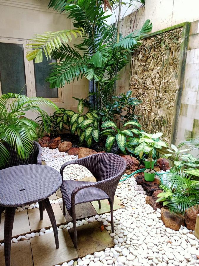 Filo's Paradise Pool N Spa.