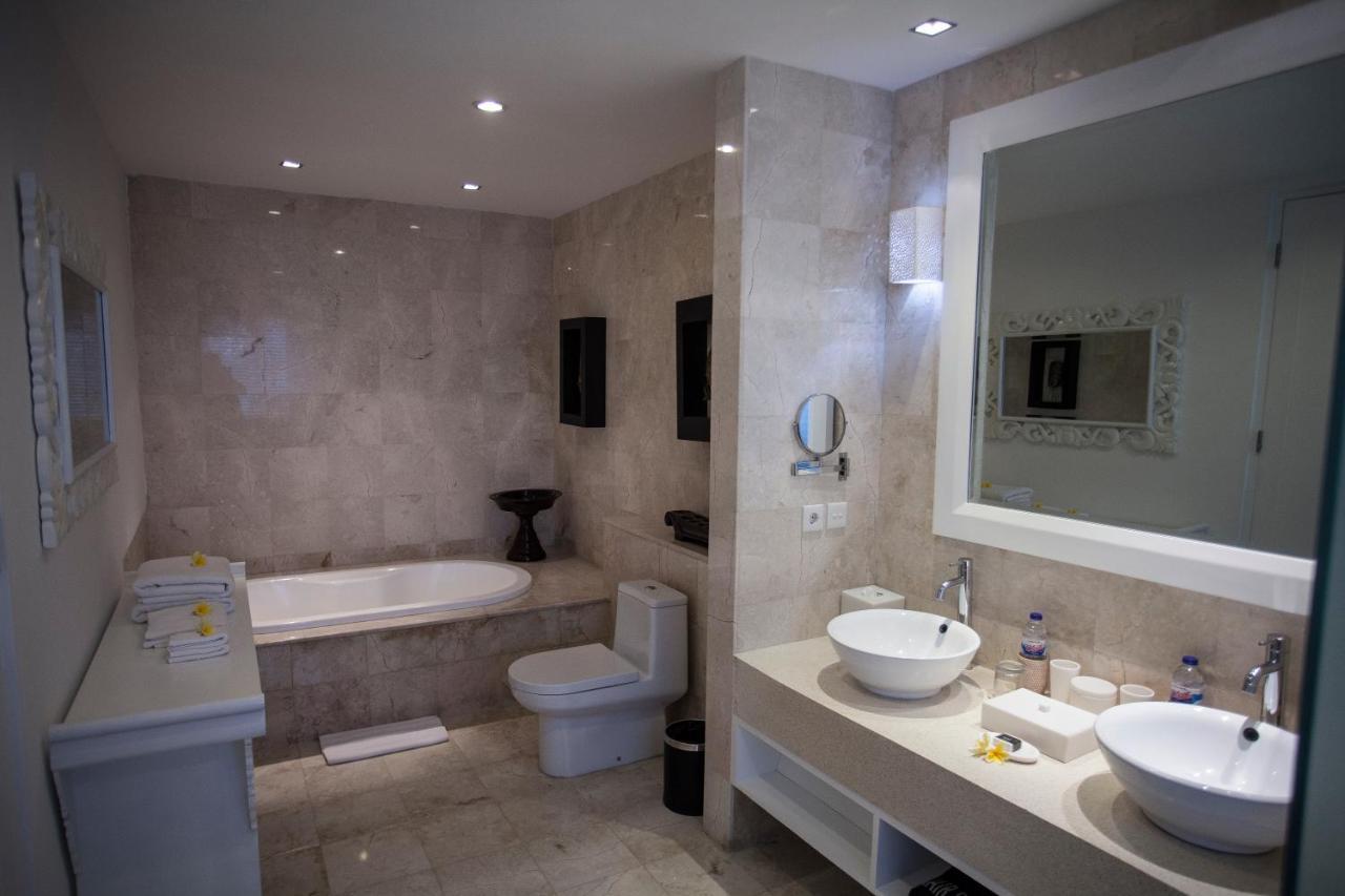 Lakshmi Luxury Villas, Walk To The Beach And Shopping *