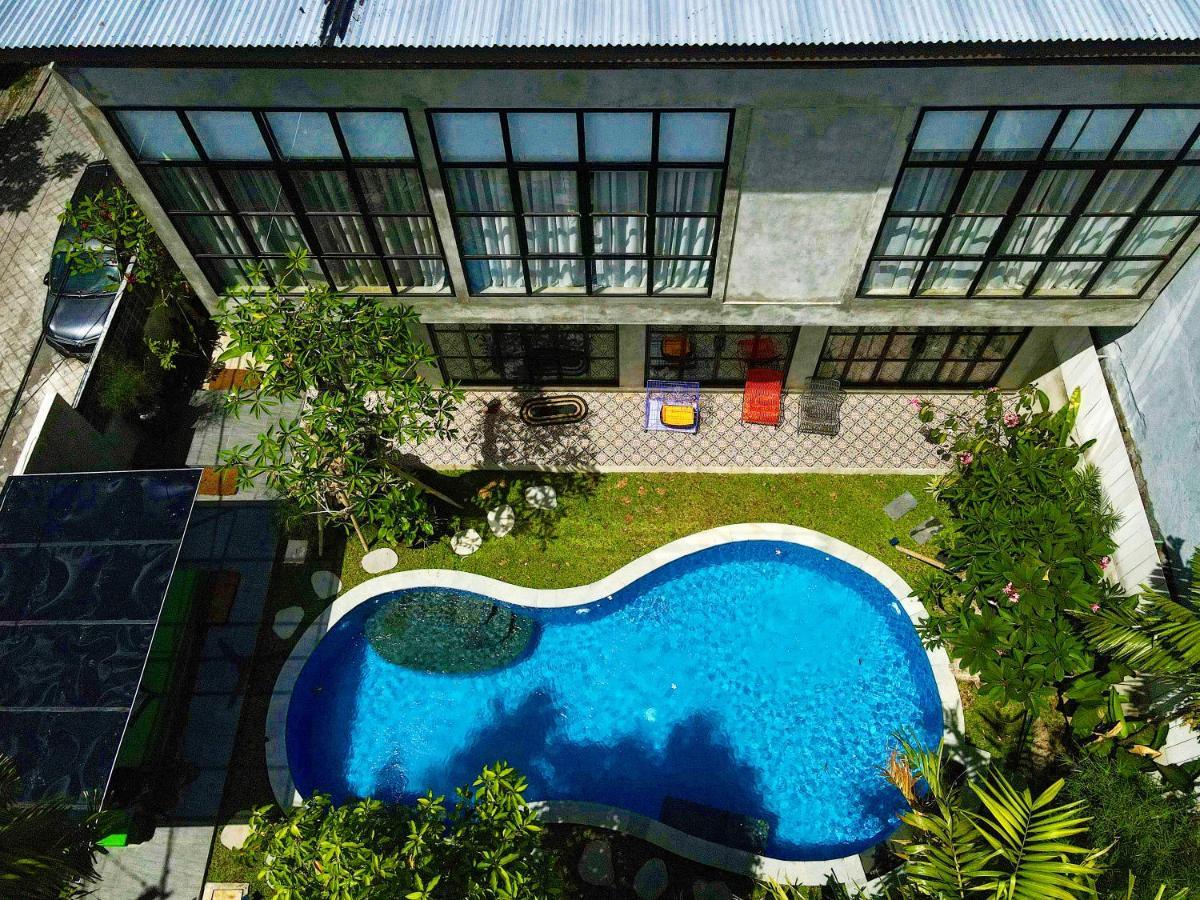 Rumah Hadeka Petitenget Vila *
