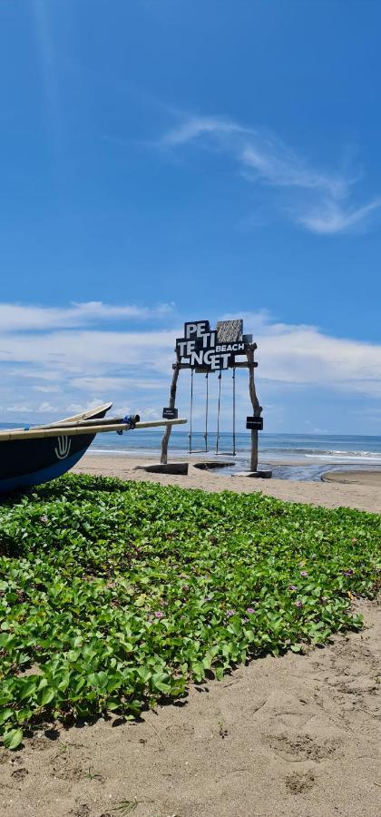 Rumah Hadeka Petitenget Vila *