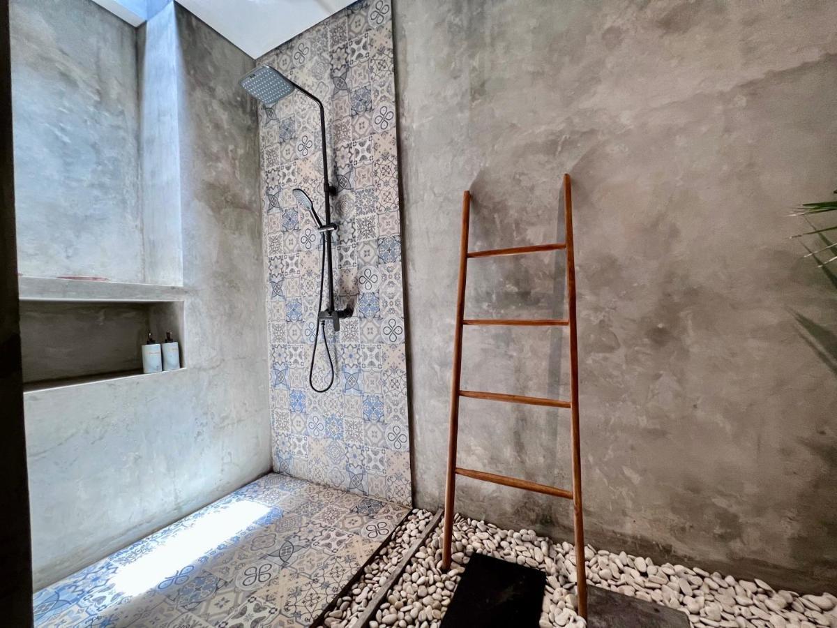 Vila Rumah Hadeka Petitenget Seminyak (Bali)
