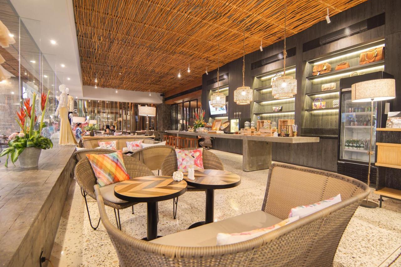 Khách sạn Ts Bali Seminyak (Bali)