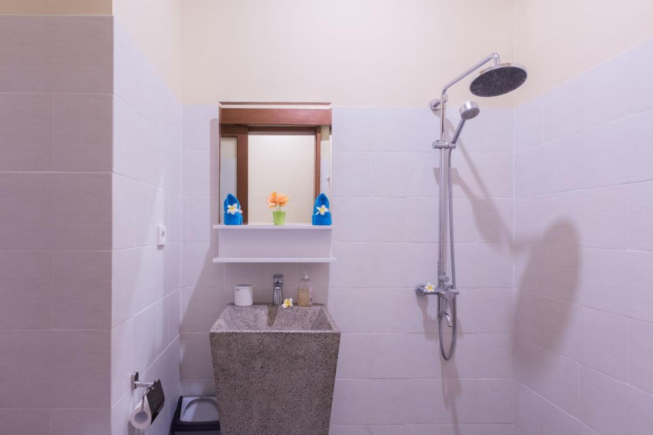 Villa Hitam Putih Legian Bali