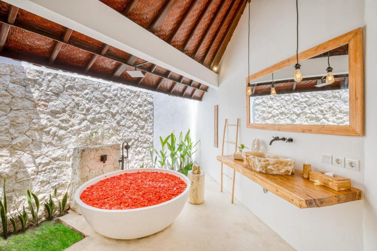 Biệt thự Chandika - 4 Bdr With Private Pool, Walk To The *