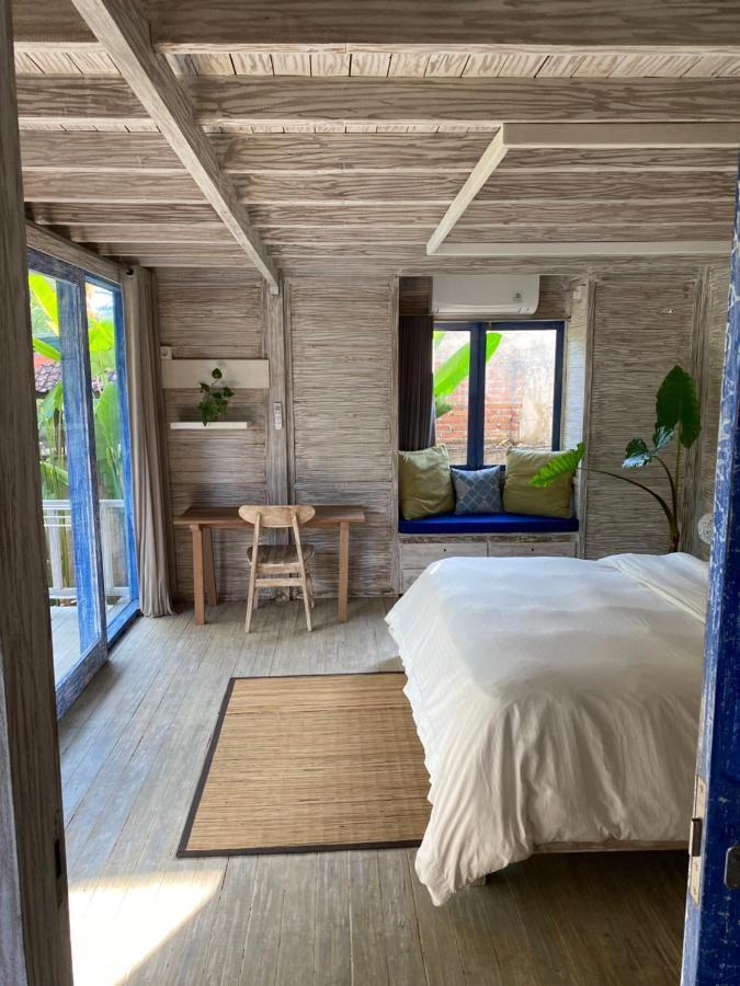 Beach Front - Mesari Beach Huts #3 * Seminyak (Bali)