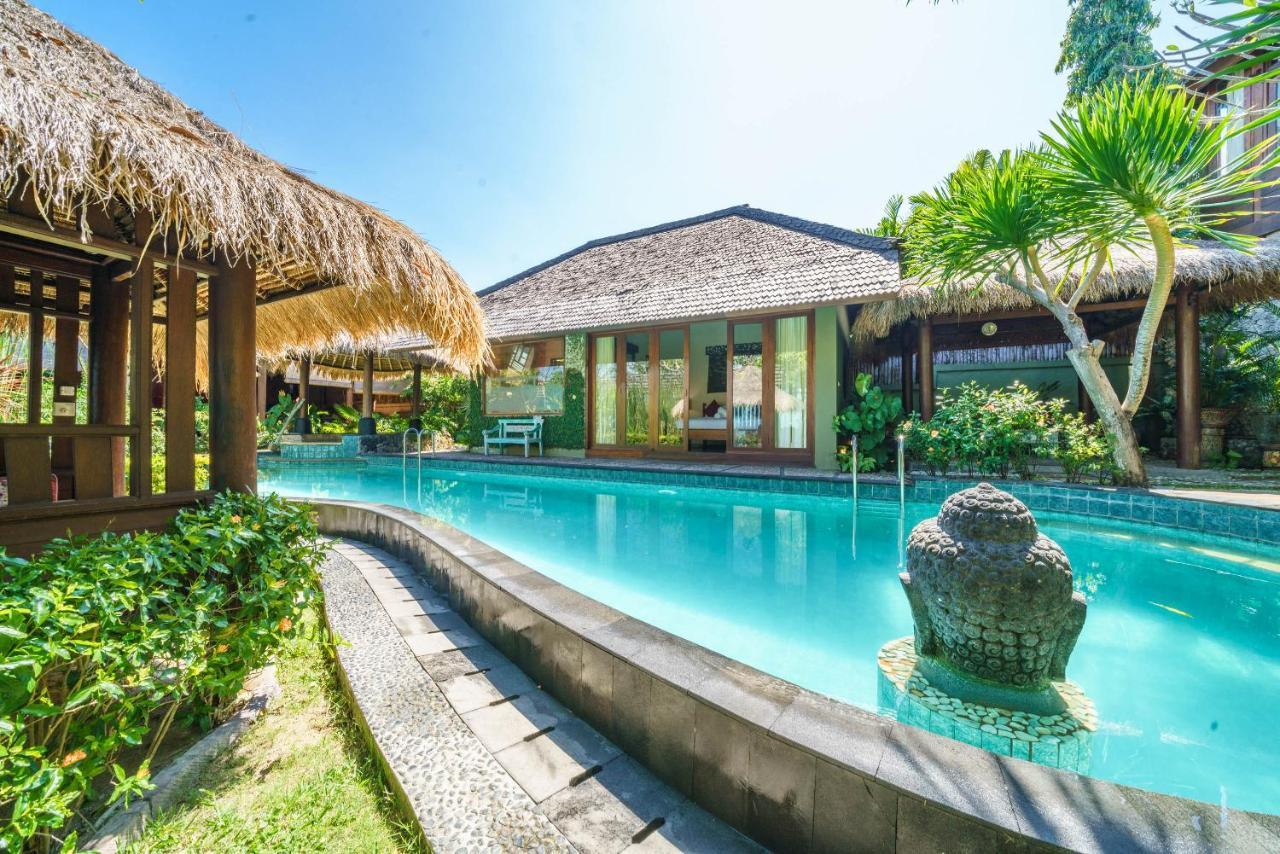 Santhi - Beautiful With Large Pool In *