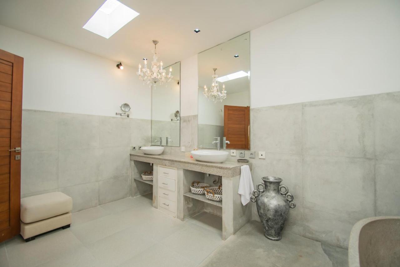 Villa Shanti, Sitara Group