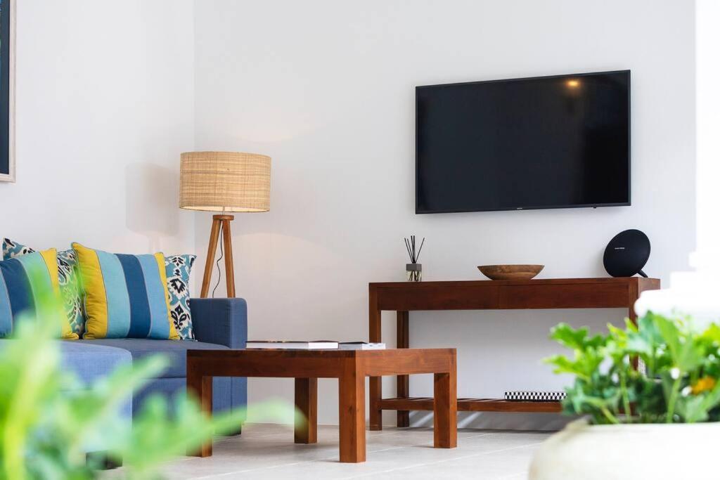Villa Sintra - 2 Bedroom Luxury In Tranquil Location, Walk To