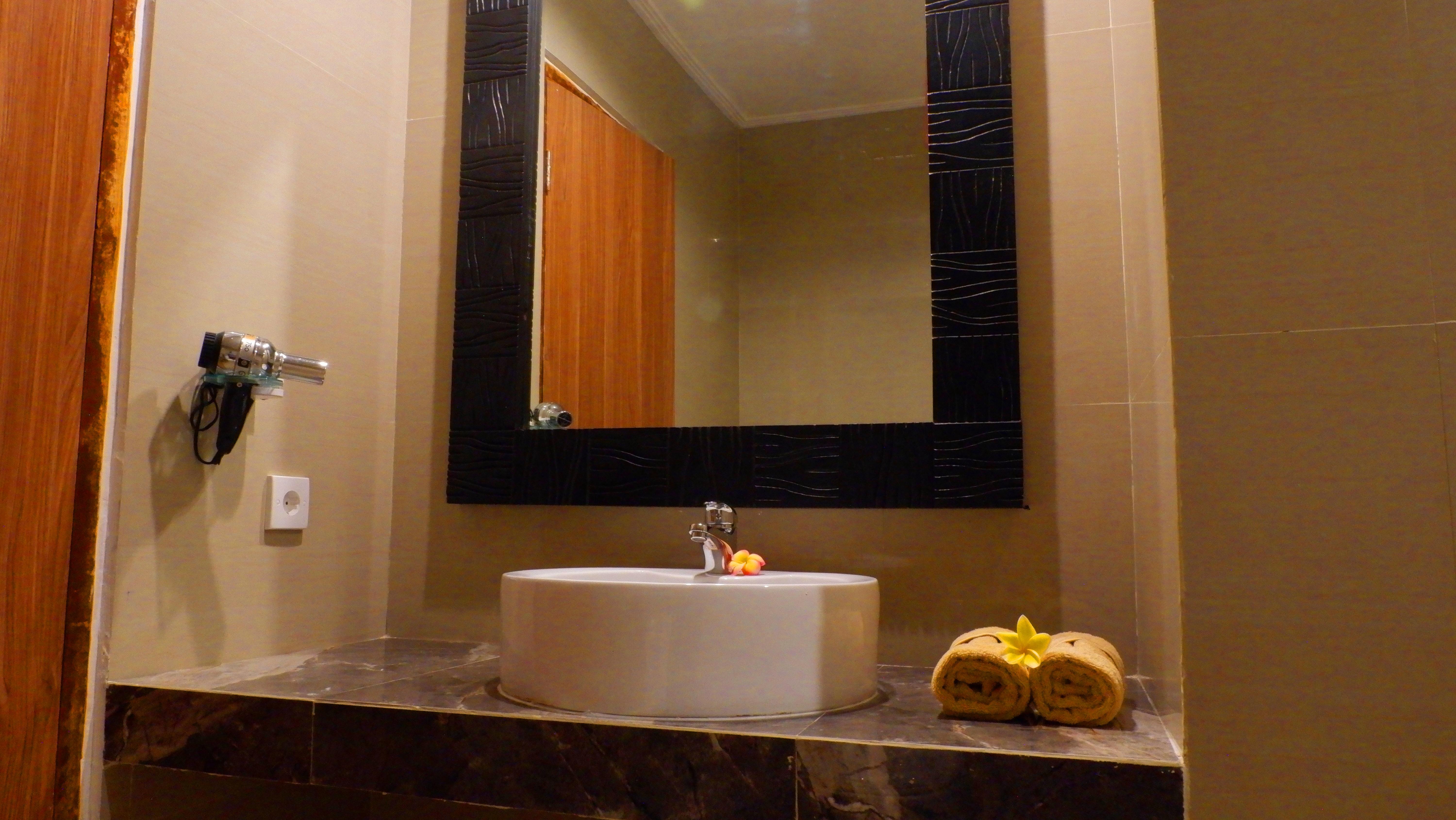 Paradiso Hotel 3*