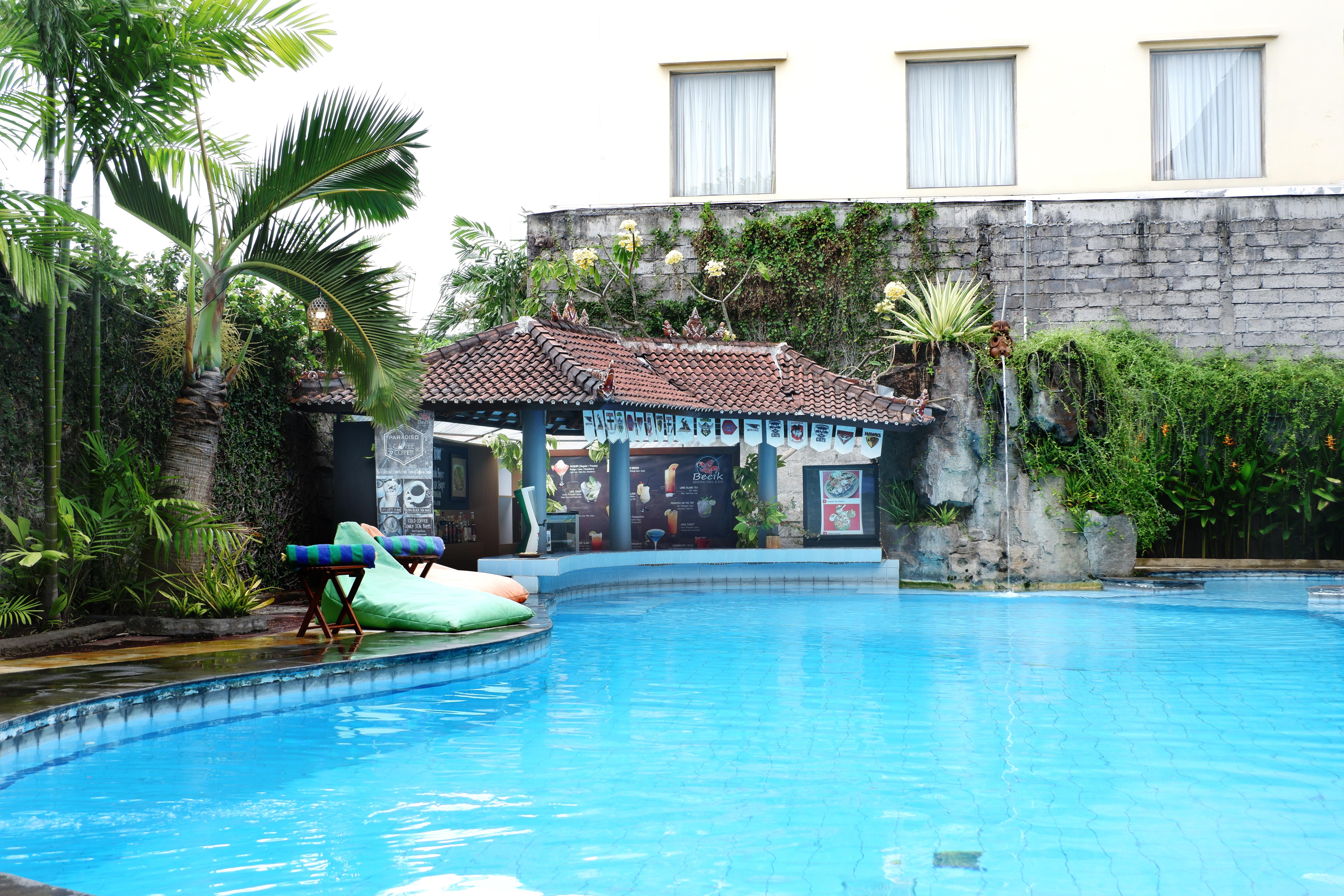 Paradiso Hotel 3*