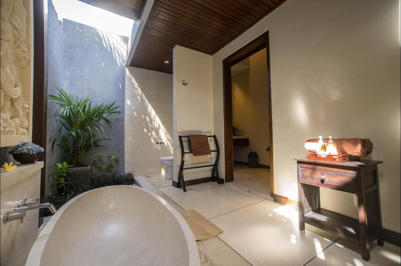 Md 3 Bedroom, Sunny Pool In Eat St Location