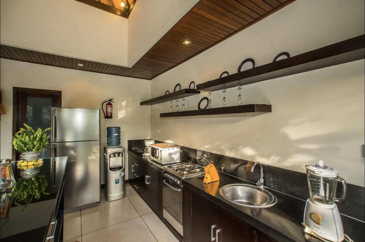 Md 3 Bedroom, Sunny Pool In Eat St Location Villa Seminyak
