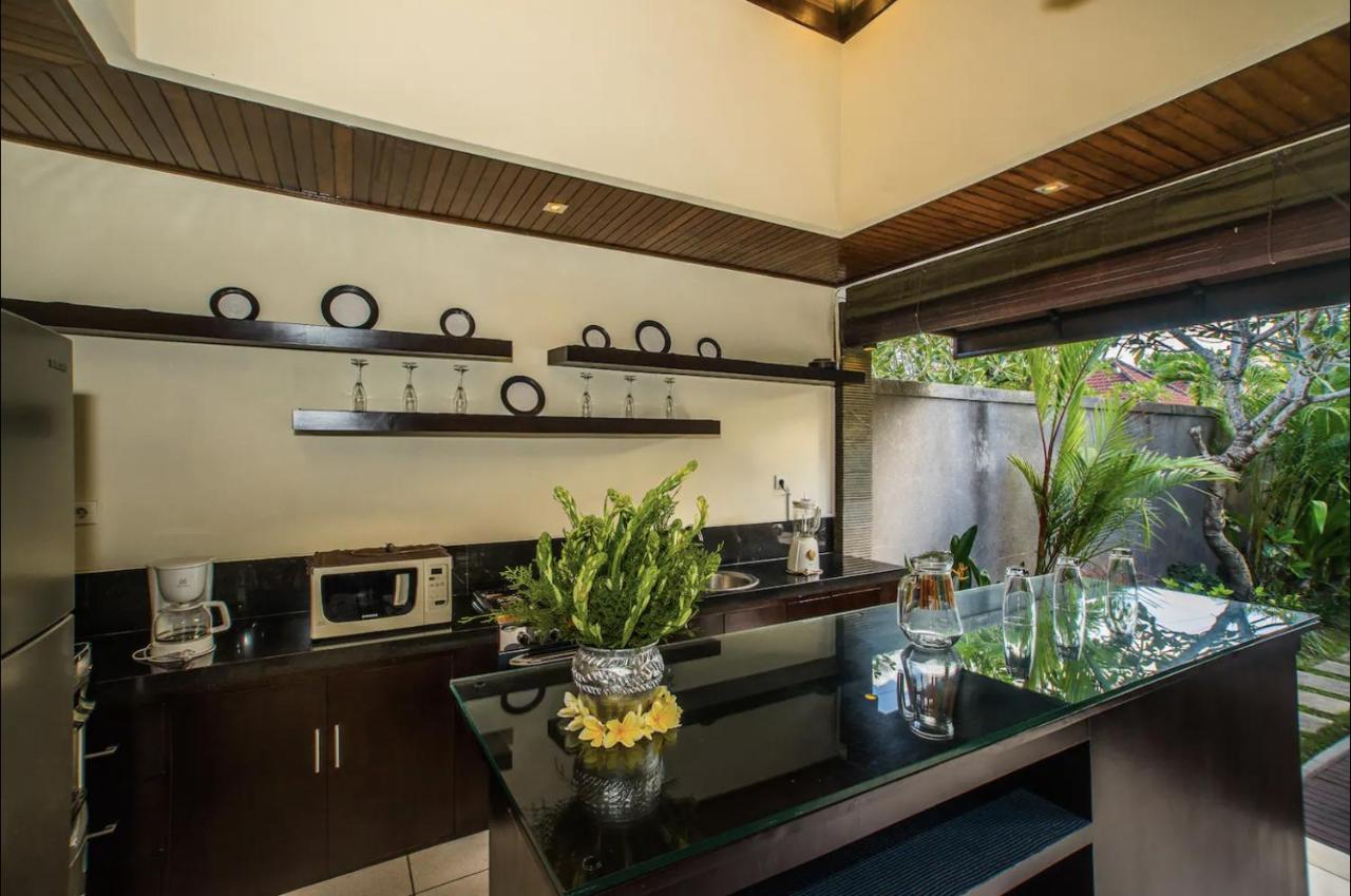 Md 3 Bedroom, Sunny Pool In Eat St Location Seminyak