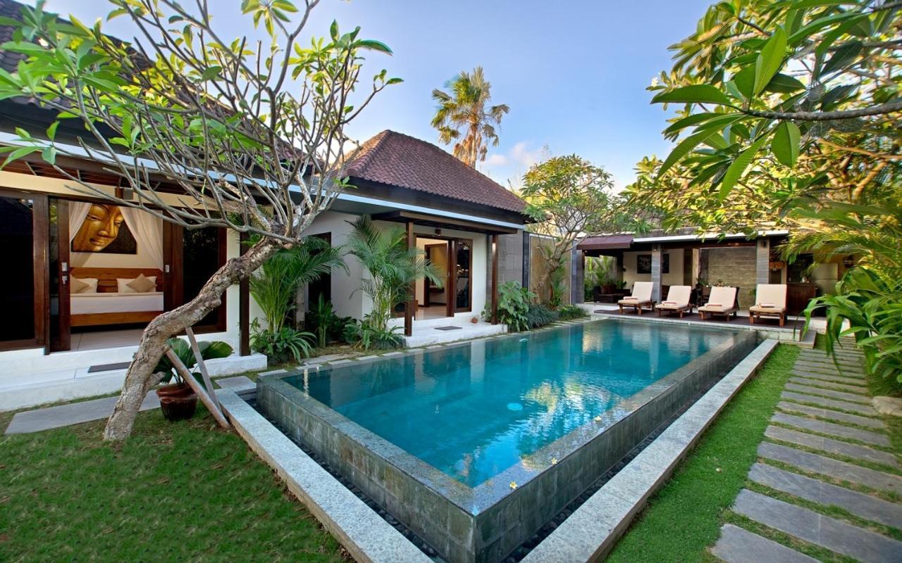 Md 3 Bedroom, Sunny Pool In Eat St Location Villa Seminyak