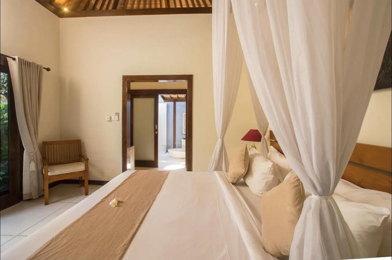 Md 3 Bedroom, Sunny Pool In Eat St Location Seminyak