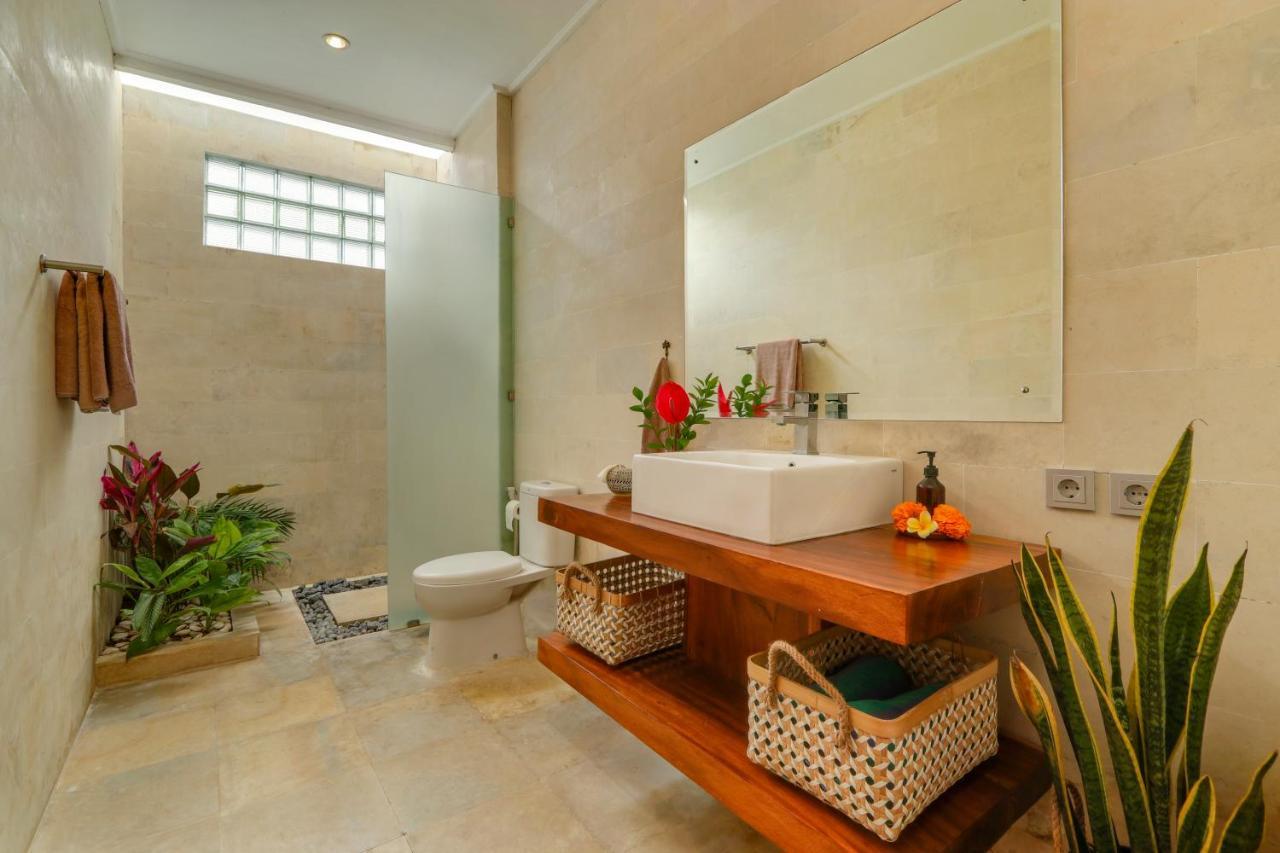 3bdr Batu Belig, 5mins To Beach Vila Seminyak (Bali)