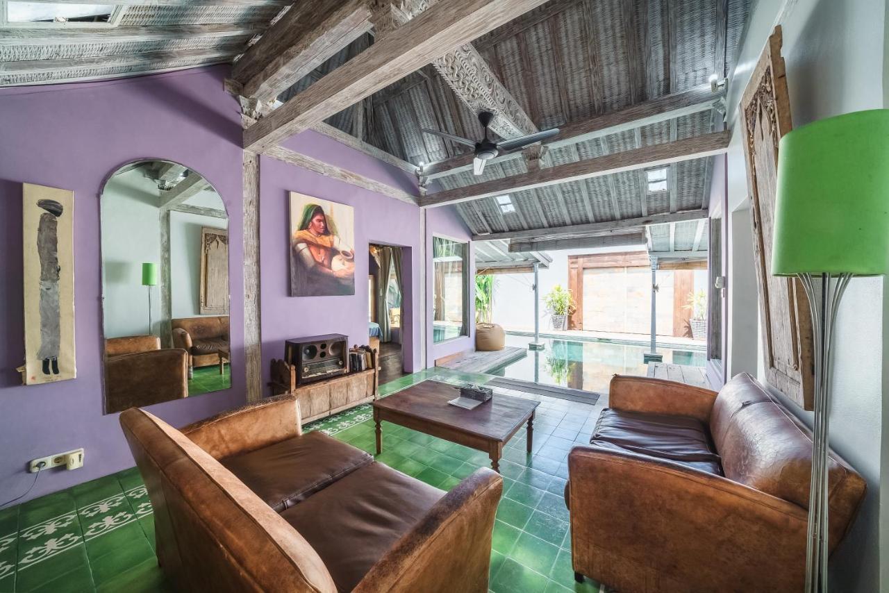 Villa West