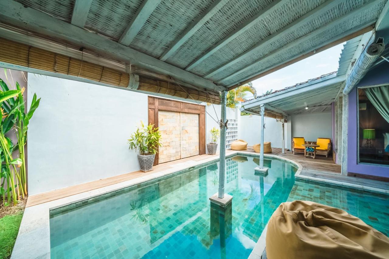 Villa West
