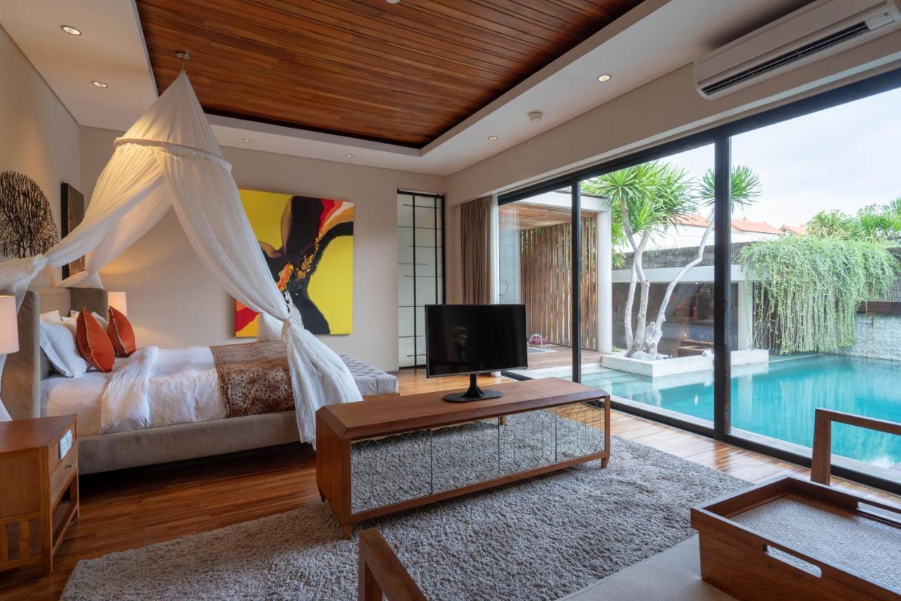 Berry Romantic Villa Seminyak