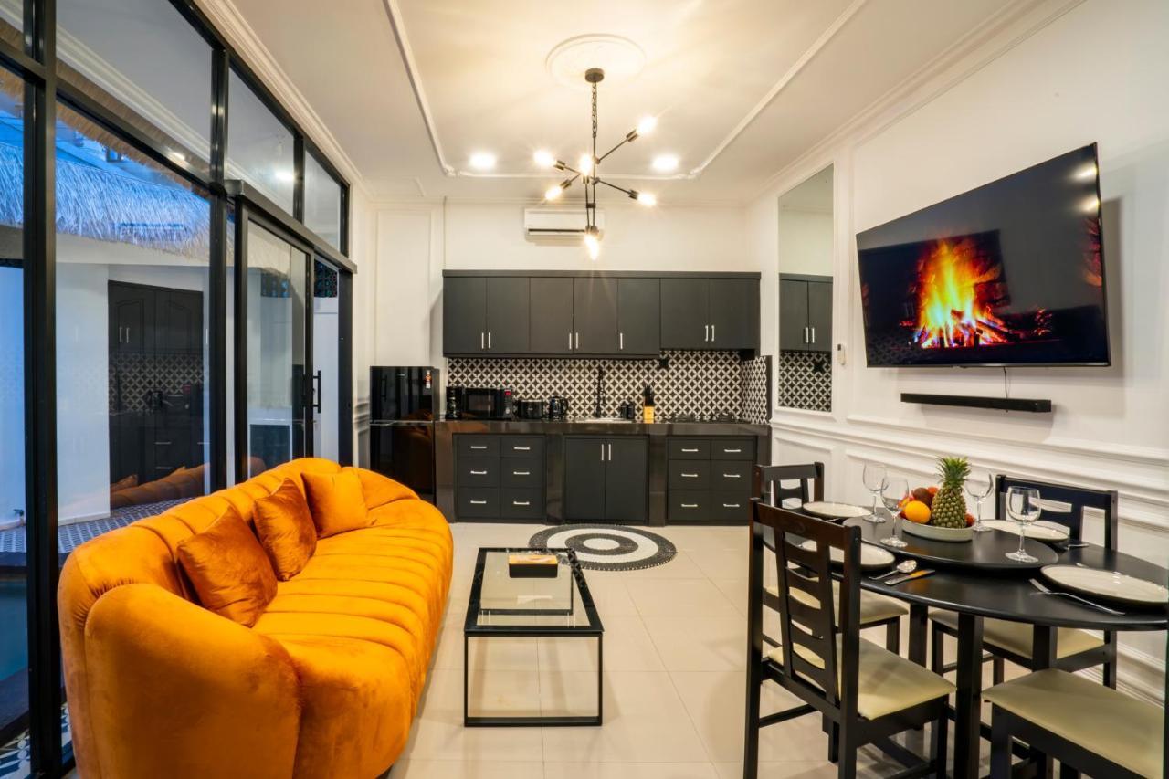 Villa Canberra - *
