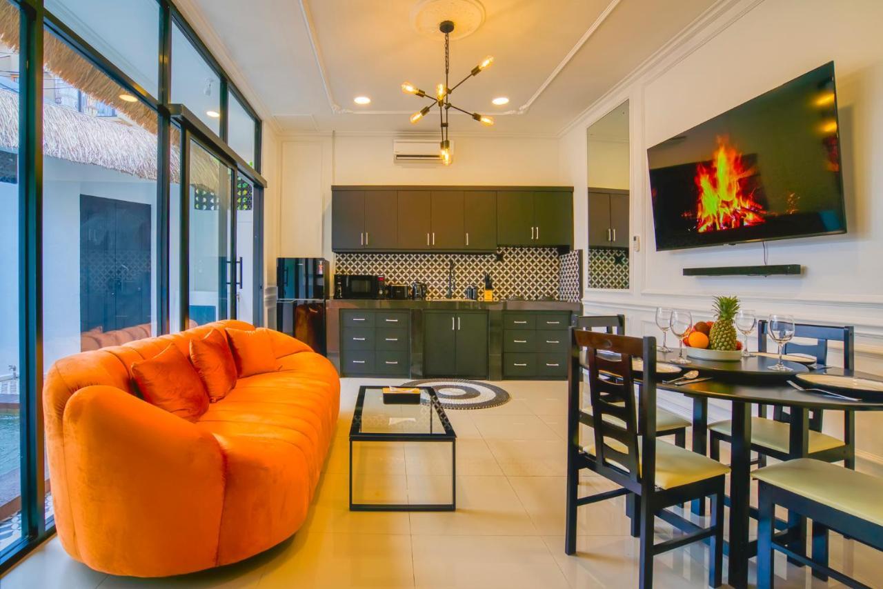 Villa Canberra - *