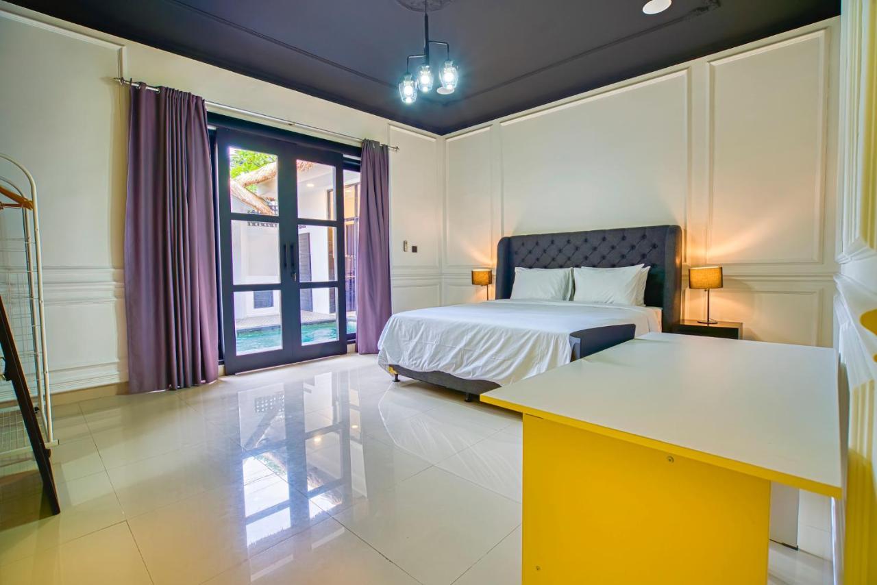 Canberra - * Seminyak (Bali)