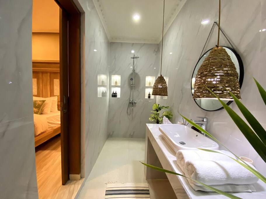 Cozy 3 Bedroom In Villa *