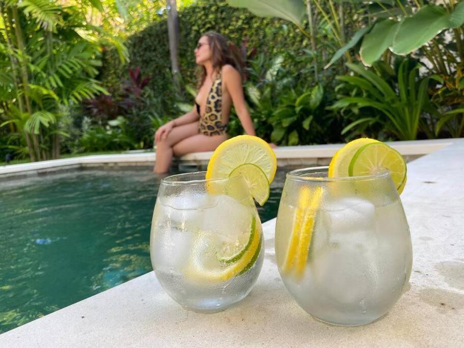 Villa Savvy Villa, A Tranquil Oasis & Walk To The Seminyak