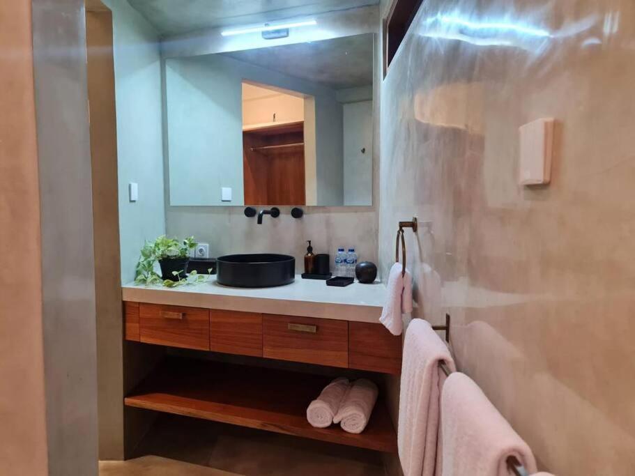 Savvy Villa, A Tranquil Oasis & Walk To The