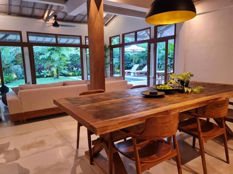 Villa Savvy Villa, A Tranquil Oasis & Walk To The Seminyak