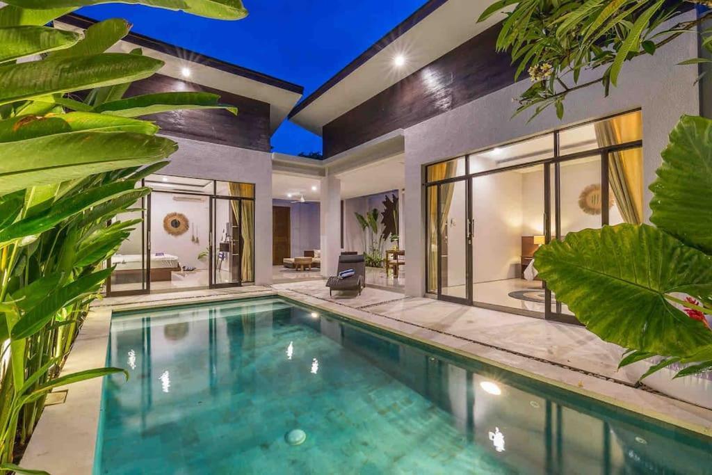 The R Toba - Incl. Motorbikes Villa Seminyak (Bali)
