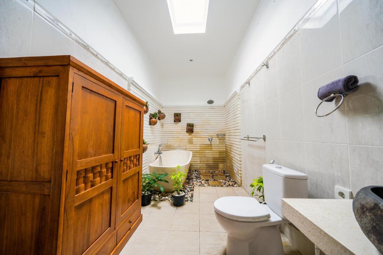 Villa Vino - Legian - 3 Bedroom - 3 Bathroom - Great Location