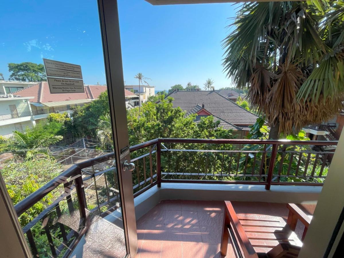 Inside Walking Distance To The Apartment