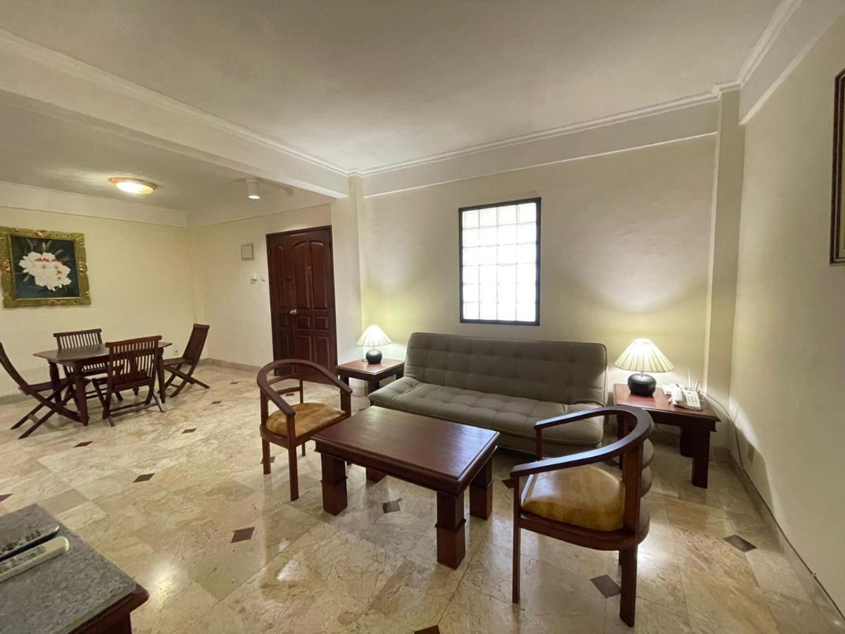 Inside Walking Distance To The Apartment Seminyak (Bali)