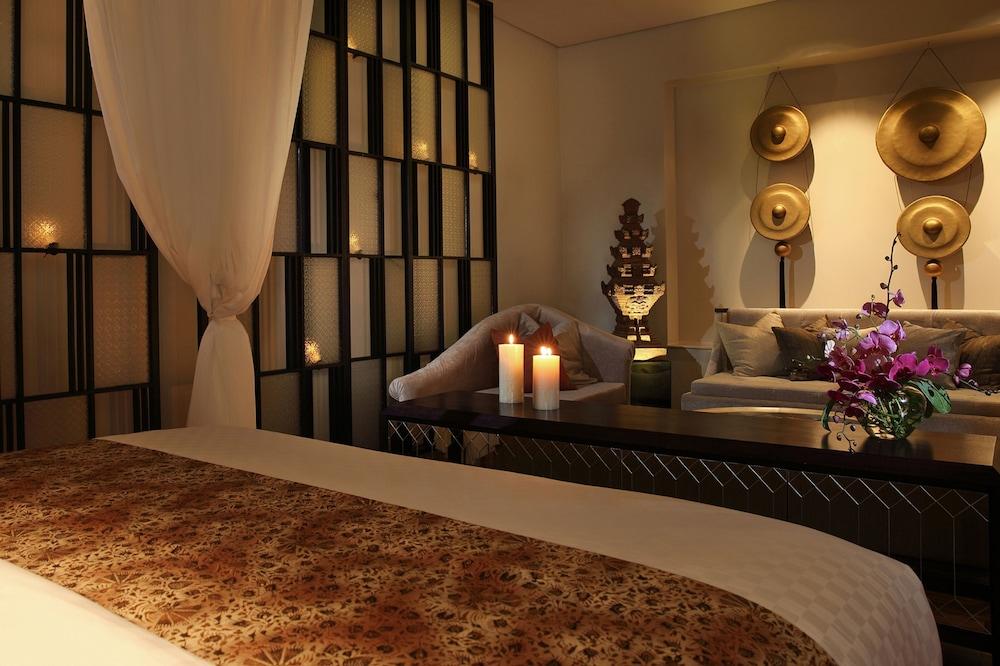 Berry Romantic Villa